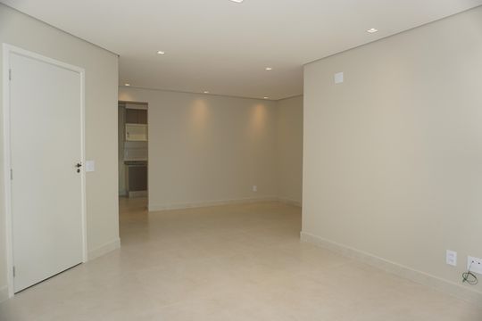 Sala de apartamento para alugar com 4 quartos, 132m² em Jardim Branca Flor, Embu das Artes