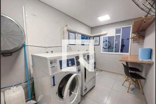 Apartamento à venda com 2 quartos, 39m² em Vila das Belezas, São Paulo