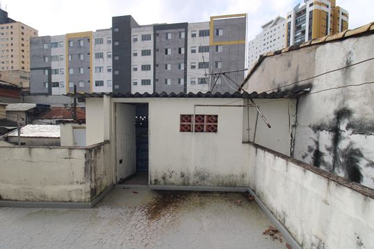 Quintal de casa para alugar com 2 quartos, 170m² em Santana, São Paulo