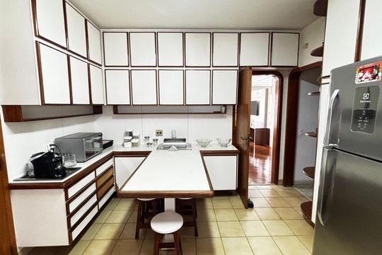 Cozinha de apartamento à venda com 3 quartos, 160m² em Vila Bastos, Santo André
