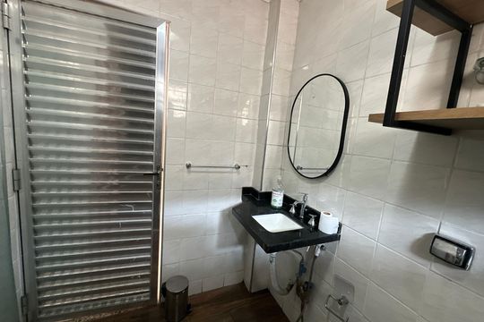 Banheiro de apartamento para alugar com 1 quarto, 45m² em Itararé, São Vicente