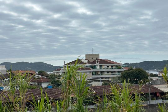 Vista  de apartamento para alugar com 5 quartos, 184m² em Lagoa da Conceição, Florianópolis