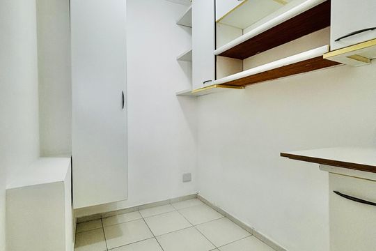 Lavanderia  de apartamento para alugar com 4 quartos, 153m² em Alphaville Industrial, Barueri