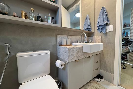 Banheiro da suíte 1 de apartamento para alugar com 2 quartos, 70m² em Barra da Tijuca, Rio de Janeiro