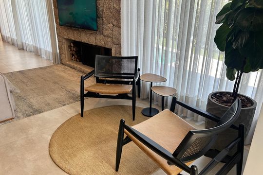 Sala de casa de condomínio à venda com 3 quartos, 228m² em Sítio do Rosário, Barueri
