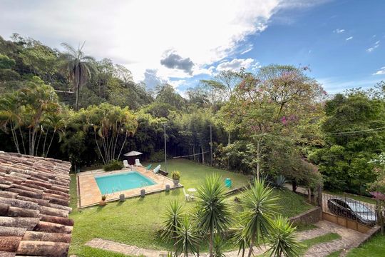 Casa de Condomínio à venda com 4 quartos, 250m² em Residencial Europa, Nova Lima
