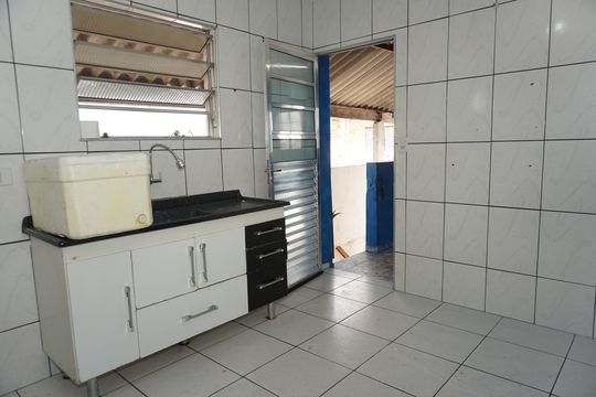 Sala/Cozinha de casa para alugar com 2 quartos, 45m² em Parque Fernanda, Embu das Artes