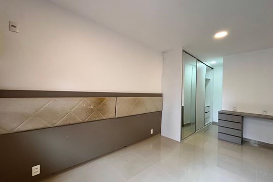 Quarto Suíte 2 de apartamento para alugar com 2 quartos, 82m² em Barra da Tijuca, Rio de Janeiro