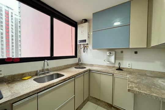 Cozinha de apartamento para alugar com 2 quartos, 82m² em Barra da Tijuca, Rio de Janeiro