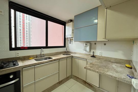 Cozinha de apartamento para alugar com 2 quartos, 82m² em Barra da Tijuca, Rio de Janeiro