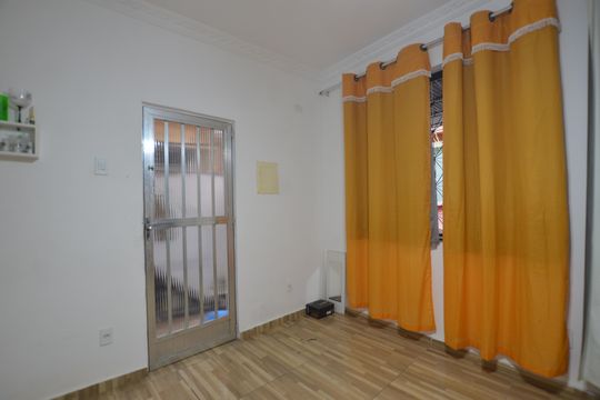 Sala de casa para alugar com 1 quarto, 81m² em Vaz Lobo, Rio de Janeiro