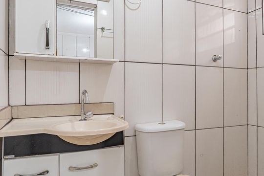 Banheiro de casa para alugar com 2 quartos, 42m² em Vila Brasilina, São Paulo