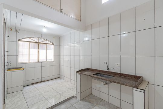 Cozinha de casa para alugar com 2 quartos, 42m² em Vila Brasilina, São Paulo