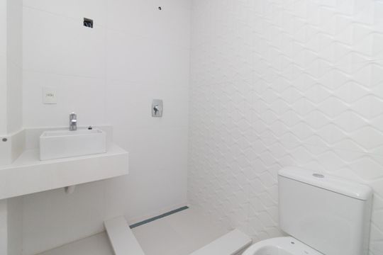 Banheiro do Quarto 1 de apartamento para alugar com 3 quartos, 309m² em Ipanema, Porto Alegre