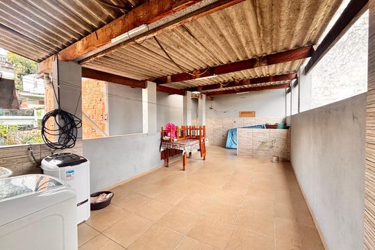 Lavanderia / lazer  de casa para alugar com 2 quartos, 116m² em Jardim dos Manacas, Carapicuíba