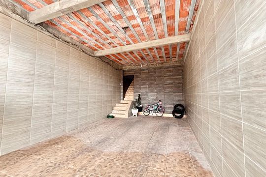 Garagem de casa para alugar com 2 quartos, 116m² em Jardim dos Manacas, Carapicuíba