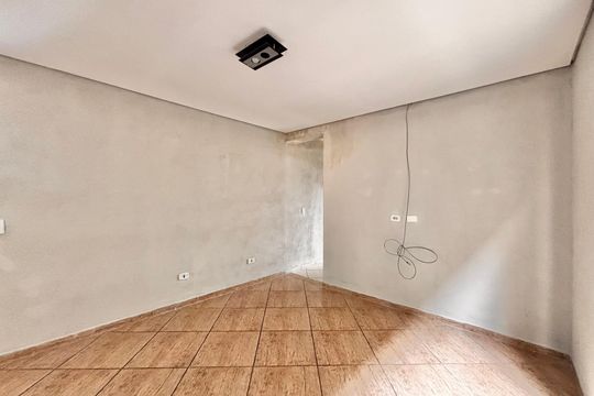 Sala de casa para alugar com 2 quartos, 116m² em Jardim dos Manacas, Carapicuíba