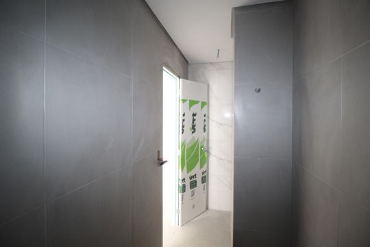Banheiro da Suíte 1 de apartamento para alugar com 1 quarto, 40m² em Passo D’areia, Porto Alegre