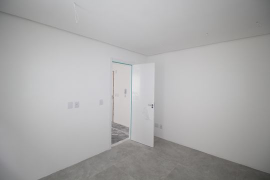 Suíte 1 de apartamento para alugar com 1 quarto, 40m² em Passo D’areia, Porto Alegre
