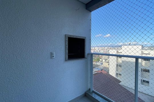 Sacada de apartamento para alugar com 3 quartos, 80m² em Praia Comprida, São José