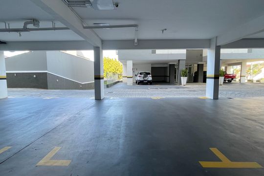 Garagem de apartamento para alugar com 3 quartos, 80m² em Praia Comprida, São José
