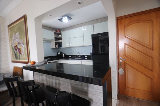 Cozinha de apartamento à venda com 3 quartos, 75m² em Parque Tomas Saraiva, São Paulo