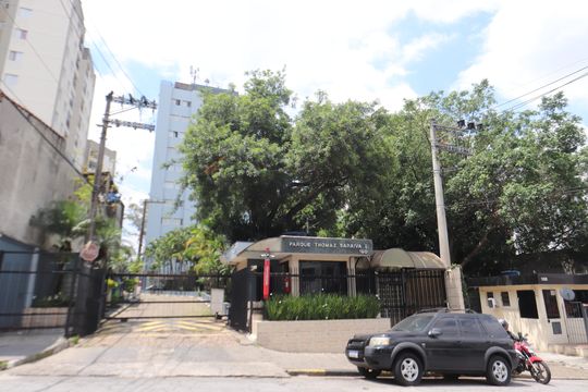 Fachada de apartamento à venda com 3 quartos, 75m² em Parque Tomas Saraiva, São Paulo