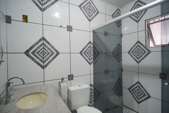 Banheiro de apartamento para alugar com 1 quarto, 50m² em Santos Dumont, São Leopoldo