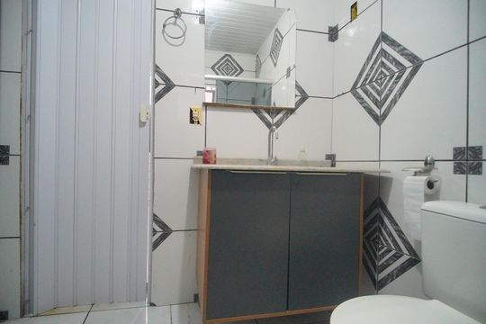Banheiro de apartamento para alugar com 1 quarto, 50m² em Santos Dumont, São Leopoldo