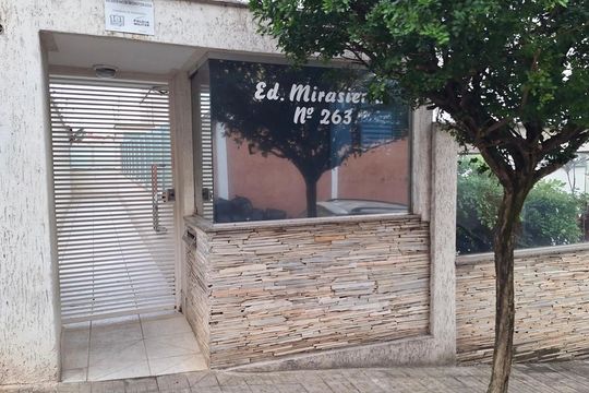 Fachada de apartamento para alugar com 3 quartos, 78m² em Carlos Prates, Belo Horizonte