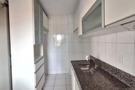 Cozinha e Área de Serviço de apartamento para alugar com 3 quartos, 78m² em Carlos Prates, Belo Horizonte