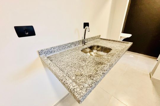 Cozinha de apartamento para alugar com 1 quarto, 25m² em Vila Uniao(zona Leste), São Paulo