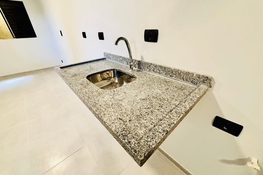 Cozinha de apartamento para alugar com 1 quarto, 25m² em Vila Uniao(zona Leste), São Paulo
