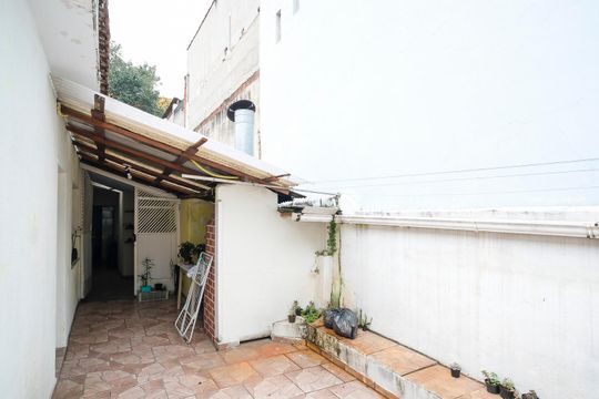 Garagem e quintal de casa à venda com 2 quartos, 90m² em Barcelona, São Caetano do Sul
