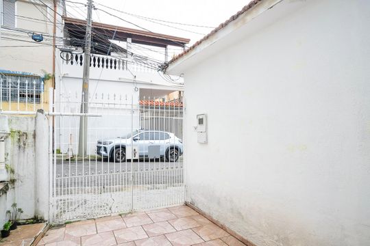 Garagem e quintal de casa à venda com 2 quartos, 90m² em Barcelona, São Caetano do Sul