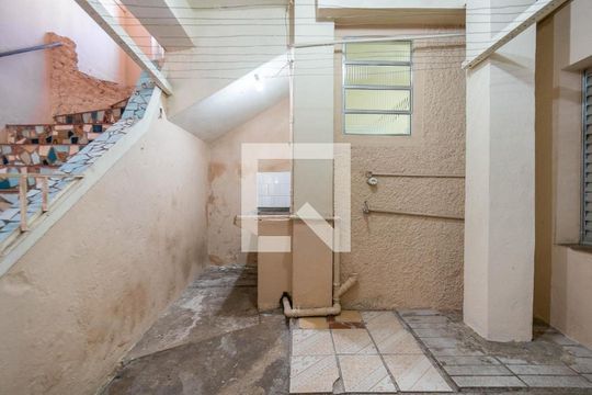 Área externa de casa à venda com 5 quartos, 180m² em Jardim Maracana, São Paulo