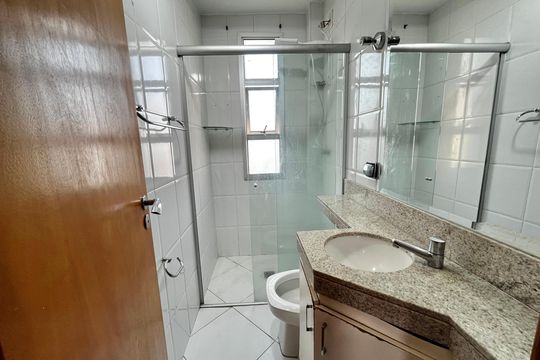 Suíte - Banheiro de apartamento para alugar com 3 quartos, 77m² em Ipiranga, Belo Horizonte