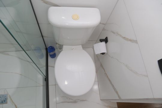 Banheiro de apartamento para alugar com 2 quartos, 39m² em Guaianases, São Paulo