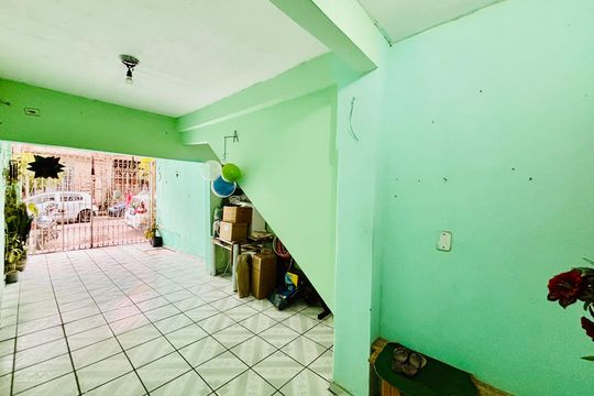 Garagem de casa para alugar com 3 quartos, 59m² em Conjunto Residencial José Bonifácio, São Paulo