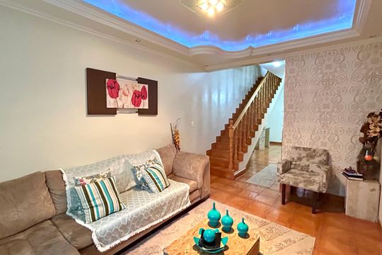 Casa à venda com 3 quartos, 300m² em Vila Paraiso , Guarulhos
