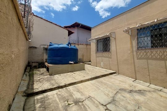 Quintal de apartamento à venda com 3 quartos, 220m² em Alípio de Melo, Belo Horizonte
