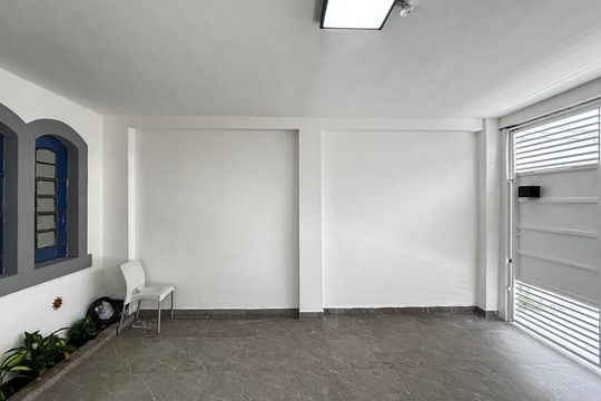 Garagem de casa à venda com 2 quartos, 102m² em Santa Maria, Santo André