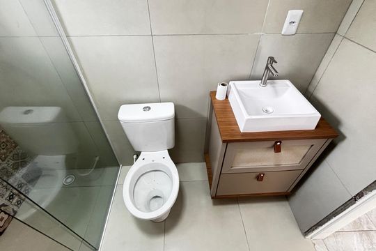 Banheiro de casa à venda com 2 quartos, 102m² em Santa Maria, Santo André