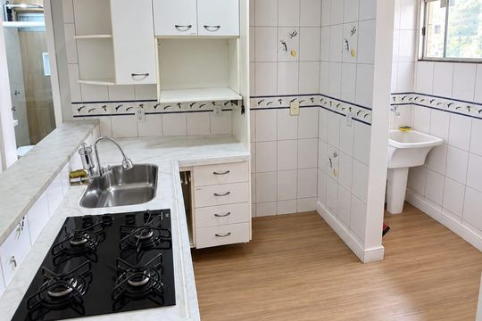 Cozinha de apartamento à venda com 2 quartos, 44m² em SQN 410, Brasília