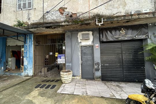 Fachada  de casa para alugar com 2 quartos, 62m² em Piedade, Rio de Janeiro