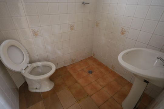 Banheiro 2 de casa para alugar com 2 quartos, 150m² em Vila Osasco, Osasco