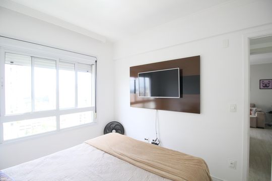 Quarto 1 de apartamento para alugar com 2 quartos, 55m² em Vila Andrade, São Paulo