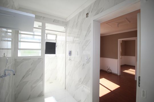 Cozinha de apartamento à venda com 1 quarto, 38m² em Jardim Dona Leopoldina, Porto Alegre