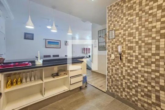 Cozinha de apartamento para alugar com 3 quartos, 179m² em Praia da Enseada, Guarujá
