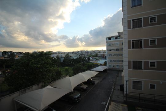 Vista de apartamento para alugar com 2 quartos, 45m² em Camargos, Belo Horizonte